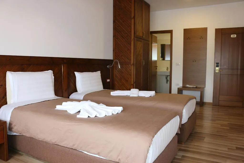 Hotel Kodra Gjirokastër 3*,